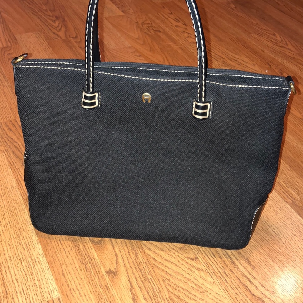 🎉EUC Etienne Aigner black purse